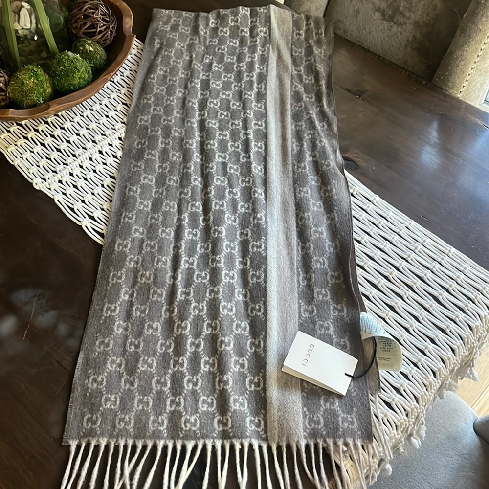 Gucci scarf